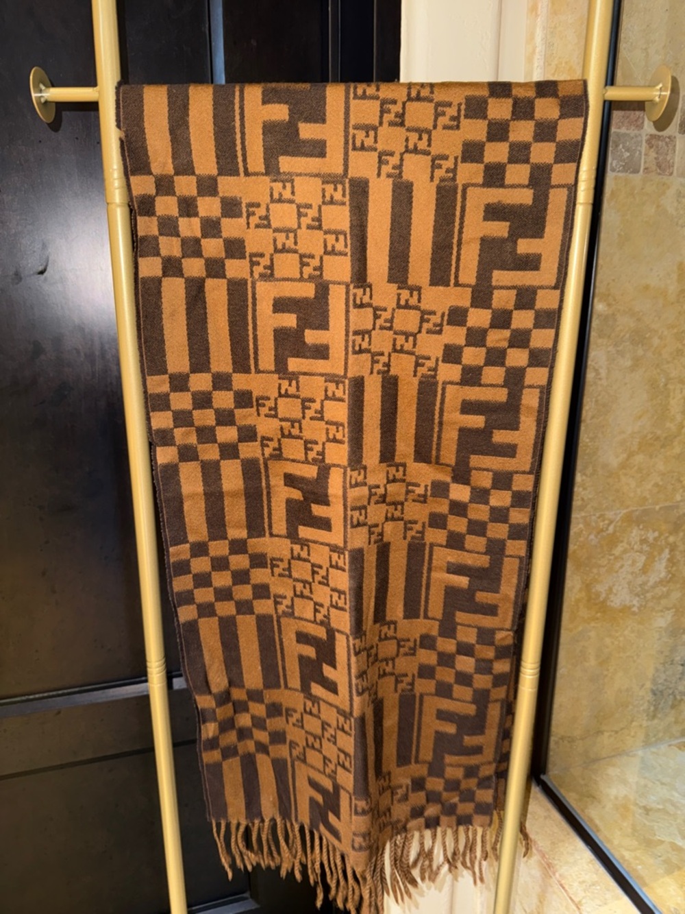 Fendi scarf - Picture 3 of 4